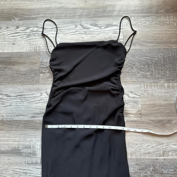 dresses - Picture 4 of 7